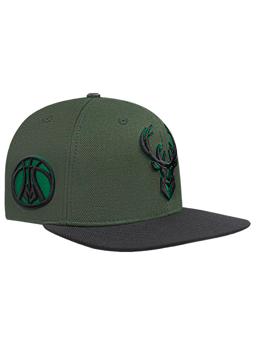 Pro Standard Fright Green Milwaukee Bucks 2-Tone Snapback Hat-angled right