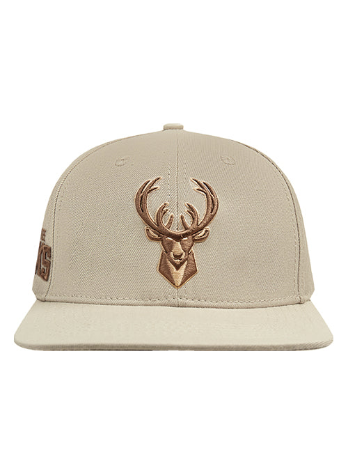 Pro Standard Gramercy Milwaukee Bucks 2-Tone Snapback Hat-front