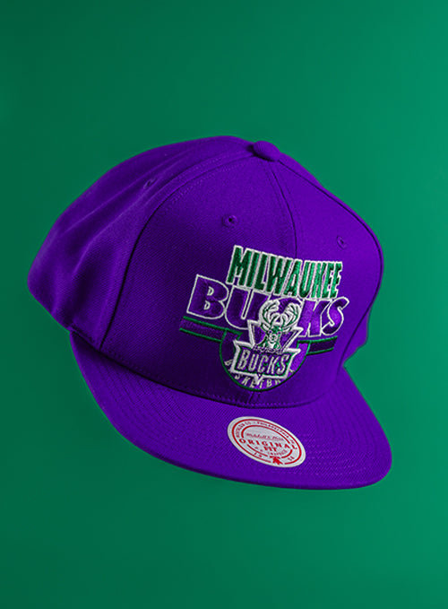 Mitchell & Ness HWC '93 Badge Line Milwaukee Bucks Snapback Hat-stylized