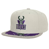 Mitchell & Ness HWC '93 Munch Time Milwaukee Bucks Snapback Hat-front