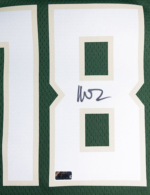 Signed Nike 2022 Icon Edition Kyle Kuzma Milwaukee Bucks Swingman Jersey-signed