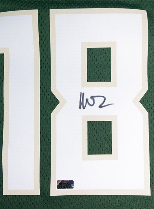 Signed Nike 2022 Icon Edition Kyle Kuzma Milwaukee Bucks Swingman Jersey-signed