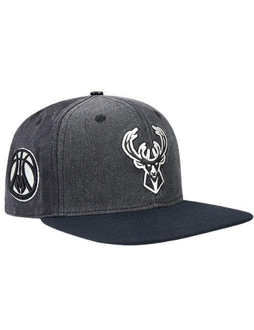 Pro Standard First Time Milwaukee Bucks Pro Snapback Hat-angled right