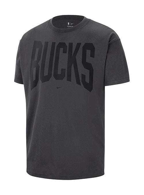 Nike Standard Issue Travel Milwaukee Bucks T-Shirt-front