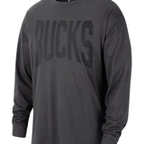 Nike Standard Issue Travel Milwaukee Bucks Long Sleeve T-Shirt