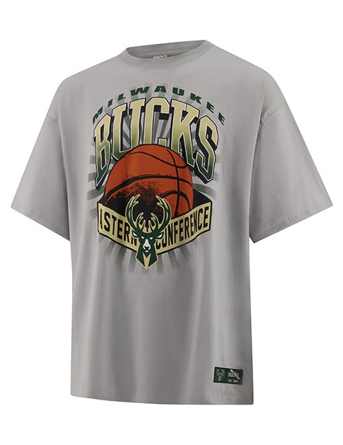 Ultra Game Jump Ball Milwaukee Bucks Oversized Drop Shoulder T-Shirt-front