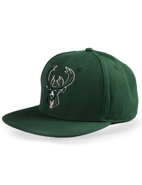 Pro Standard Classic Wool Green Milwaukee Bucks Snapback Hat-angled left 