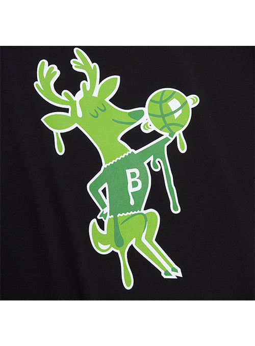 Mitchell & Ness HWC '68 Slime Drip Milwaukee Bucks T-Shirt In Black & Green - Zoom View On Front Graphic