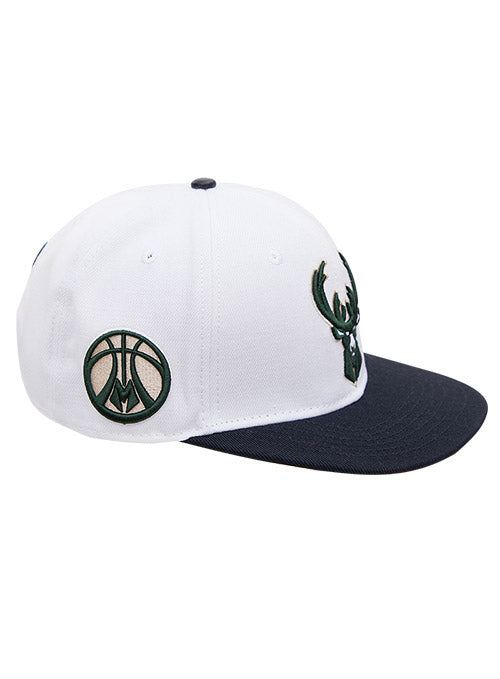 Pro Standard Classic Wool Milwaukee Bucks Snapback Hat In White - Right Side View