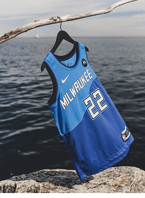 Khris Middleton Milwaukee Bucks Men's 44 M Nike Swingman City Jersey  Blue
