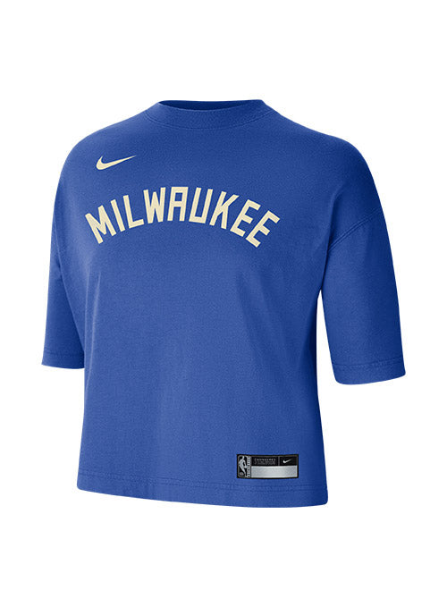 Women's Nike 2022-23 City Edition Courtside Crop Boxy Royal Milwaukee Bucks T-Shirt In Blue & Cream - Front View