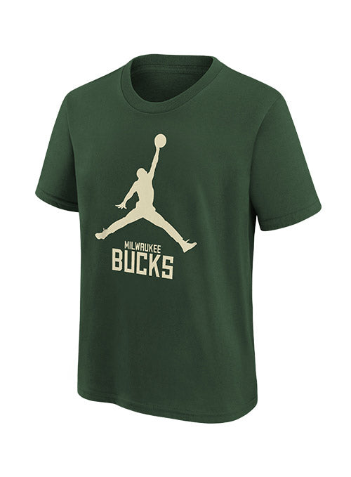 Youth Jordan Essential Milwaukee Bucks T-Shirt In Green - Front View