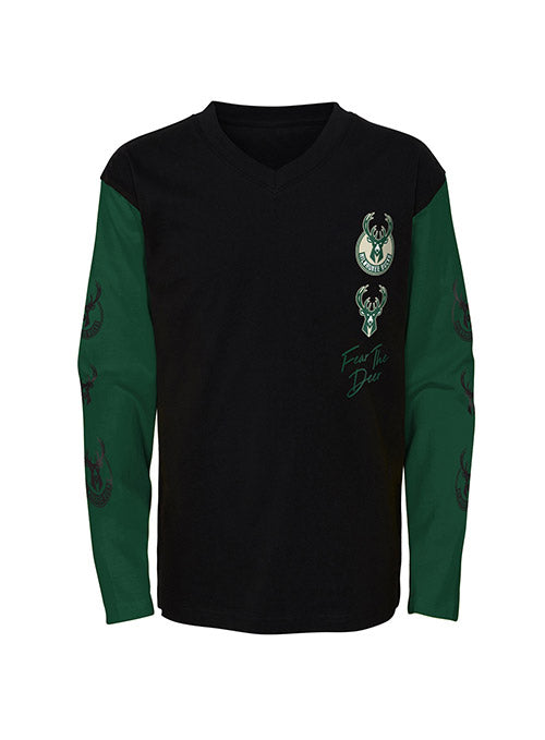 Juvenile Outerstuff Sleeve Hits Milwaukee Bucks Long Sleeve T-Shirt In Black & Green - Front View