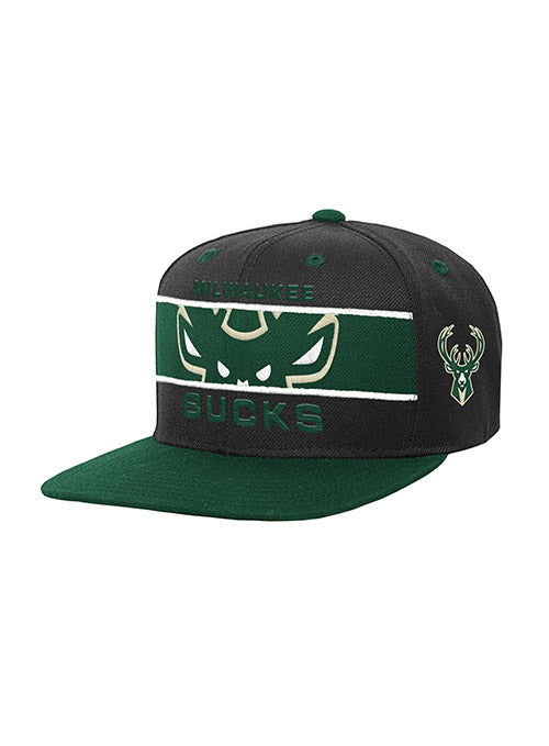 Youth Logo Bar Milwaukee Bucks Snapback Hat In Grey & Green - Angled Left Side View