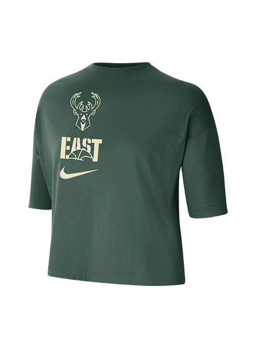 Women's Nike Boxy ESS Versus Milwaukee Bucks Cropped T-Shirt In Green - Front View